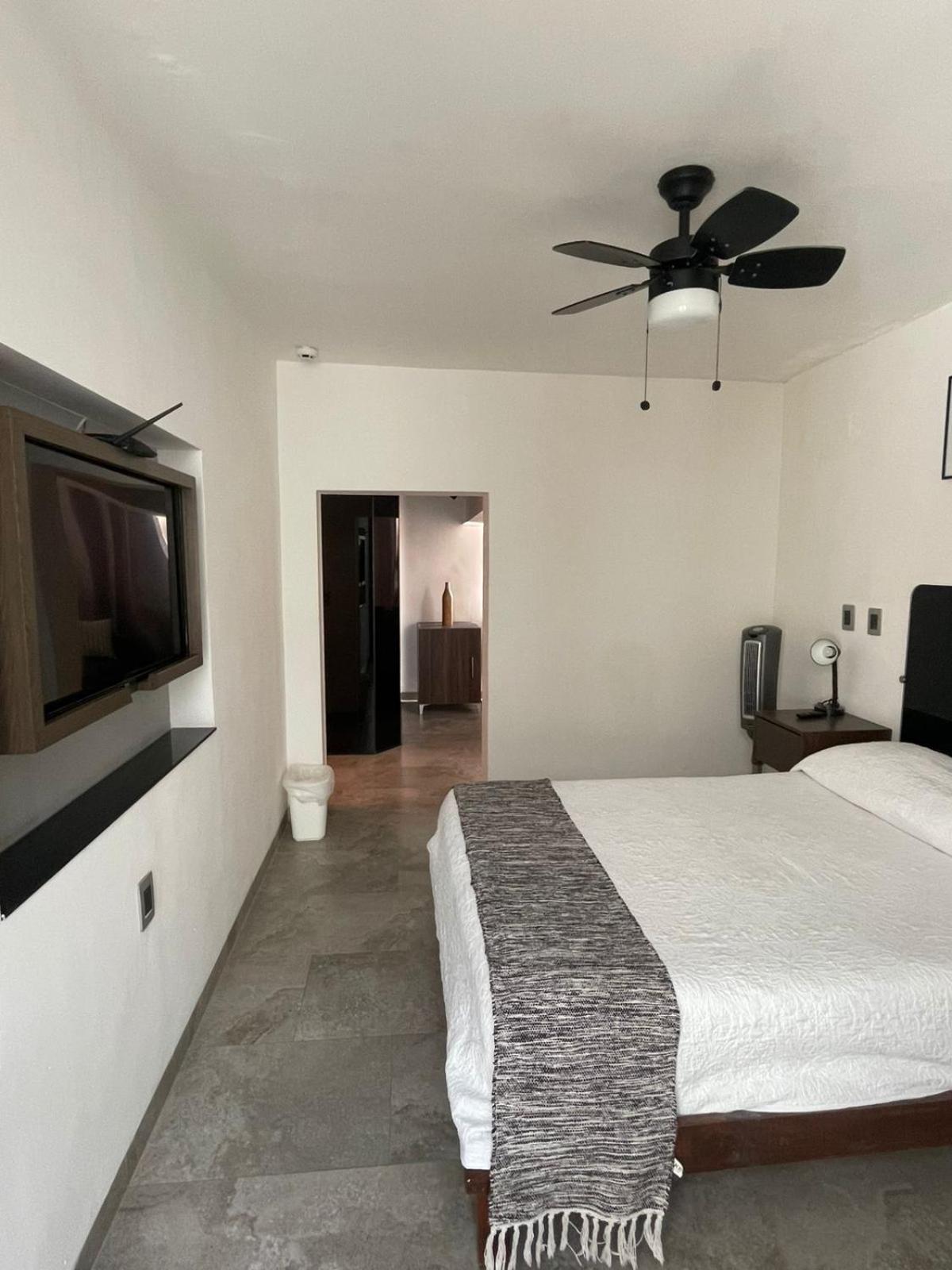 ホテル La Casa Mia レオン エクステリア 写真